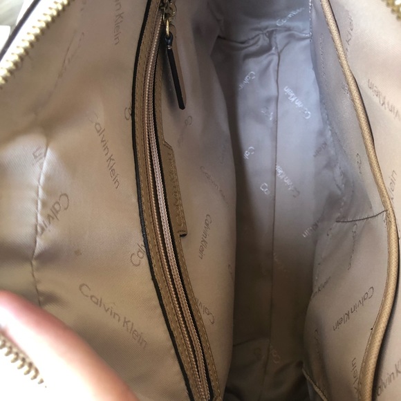 Calvin Klein tan/white purse - Picture 6 of 7